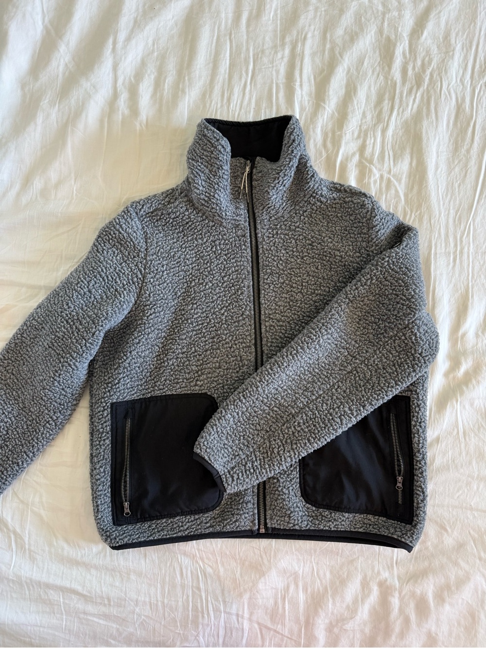 Vuori Cozy Grey Sherpa Zip-Up Jacket with Black Pocket Accents